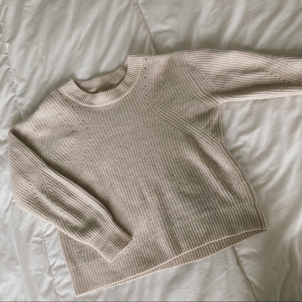 SOLD 🌼 Golden by TNA Sweater